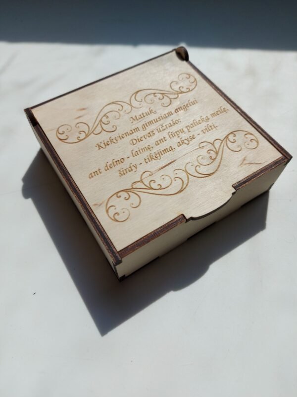 Maža krikštynų dėžutė