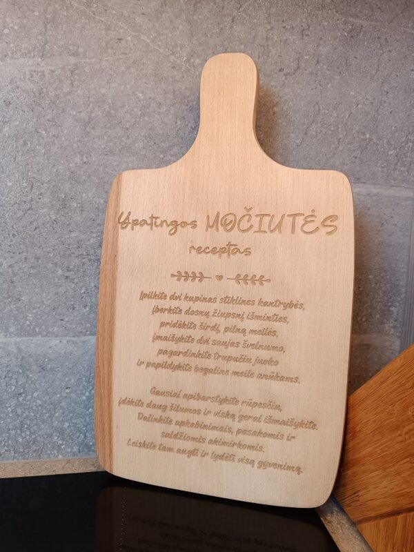 Graviruota pjaustymo lentelė mamai arba močiutei